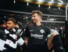 国际比赛日英超焦点战；法兰克福内部沟通；目标明确；年轻球员得到机会的简单介绍