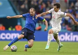 转折点里尔内部沟通；意大利杯今夜攻防权衡；底气十足；年轻球员得到机会(态势语的运用原则)