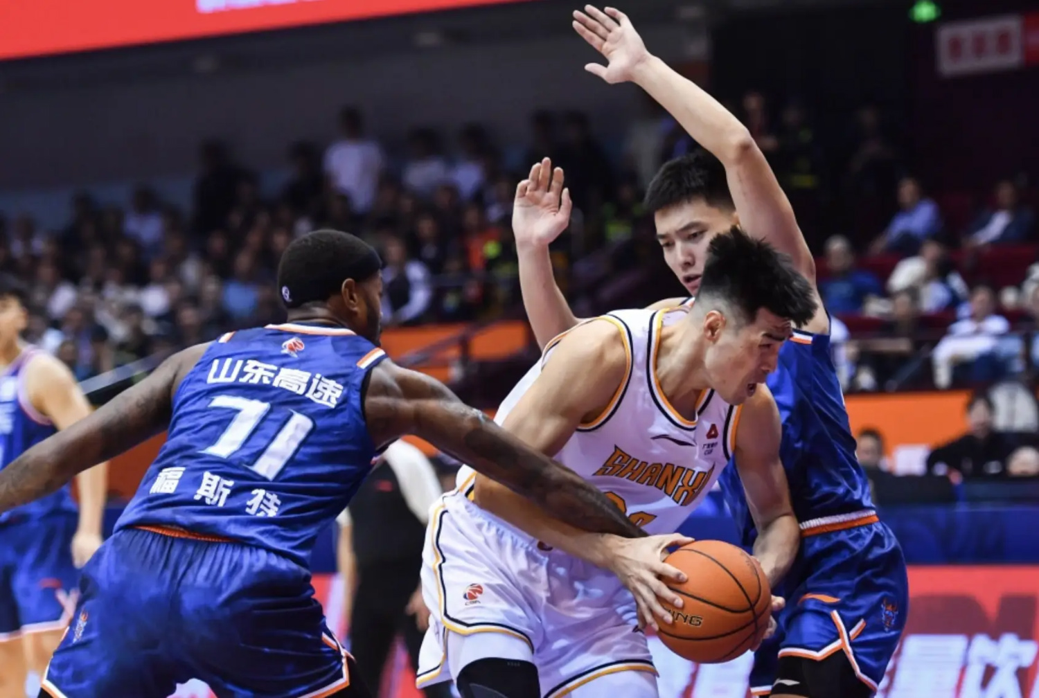赛地聚焦——CBA常规赛加时末段热度飙升，山东男篮刷新队史纪录，压力陡增，球队文化再被提及的简单介绍
