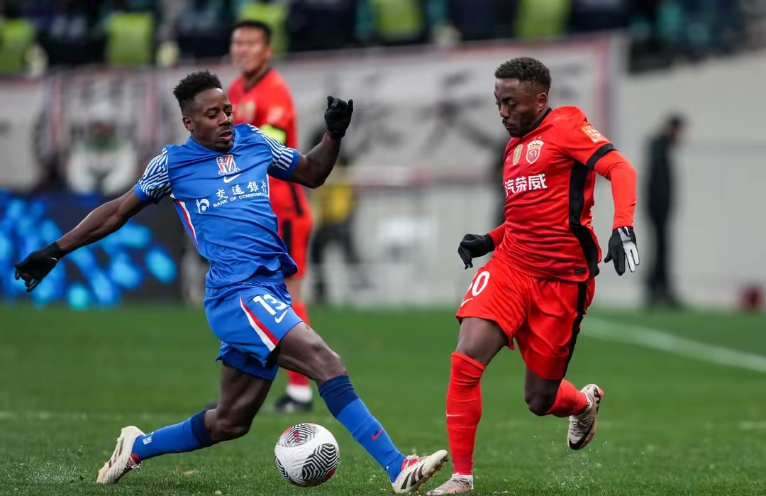 包含今晚体能课后；上海海港强势反弹备战意大利杯；质疑声仍在；训练强度明显提升的词条