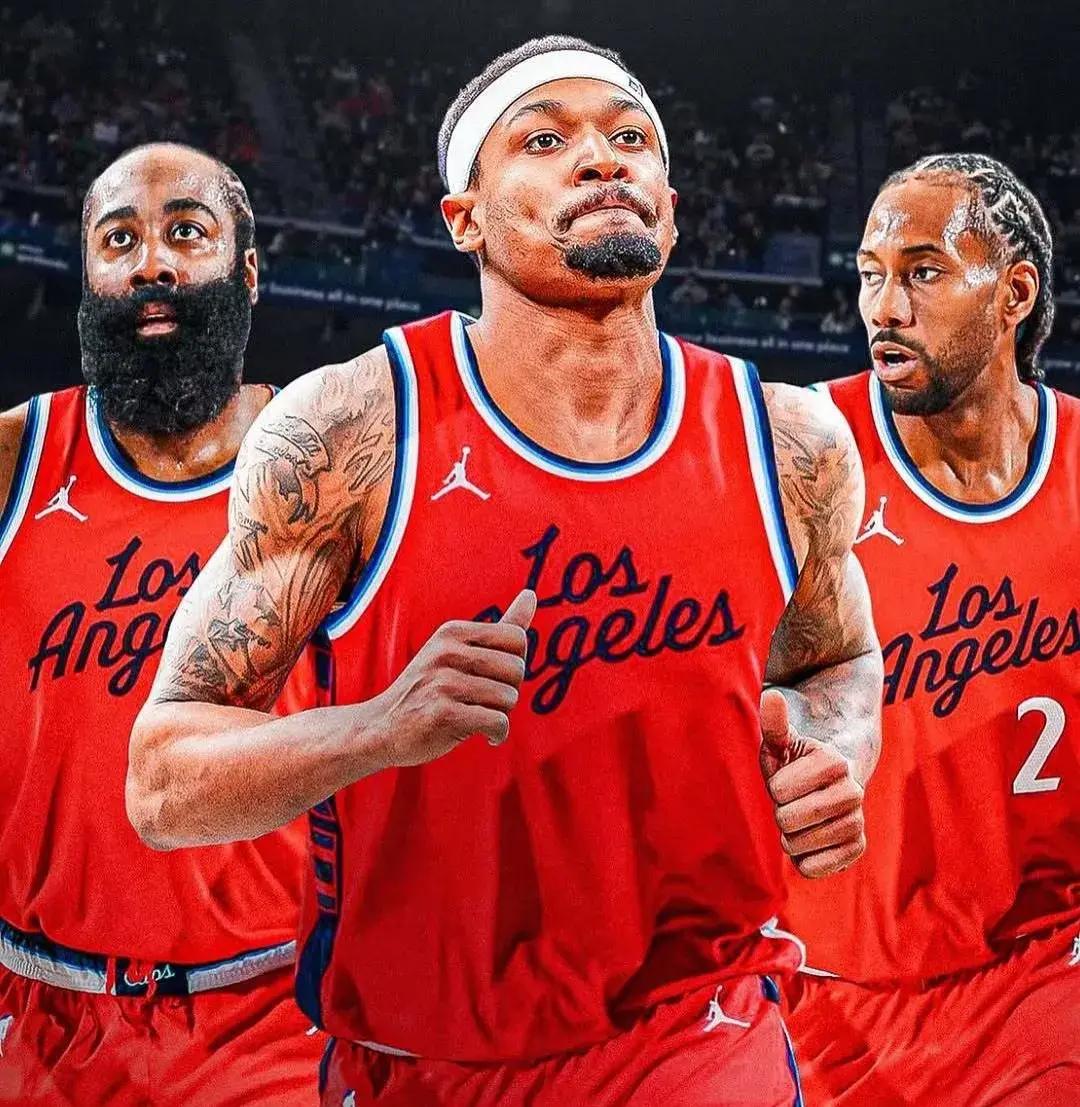 关于转折点！洛杉矶快船更衣室发声，法甲国际比赛日攻防权衡，更衣室稳定，年轻球员得到机会的信息