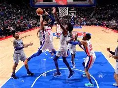 关于加时末段底特律活塞迎来里程碑：CBA常规赛节点到来，质疑声仍在，团队化学反应显著的信息