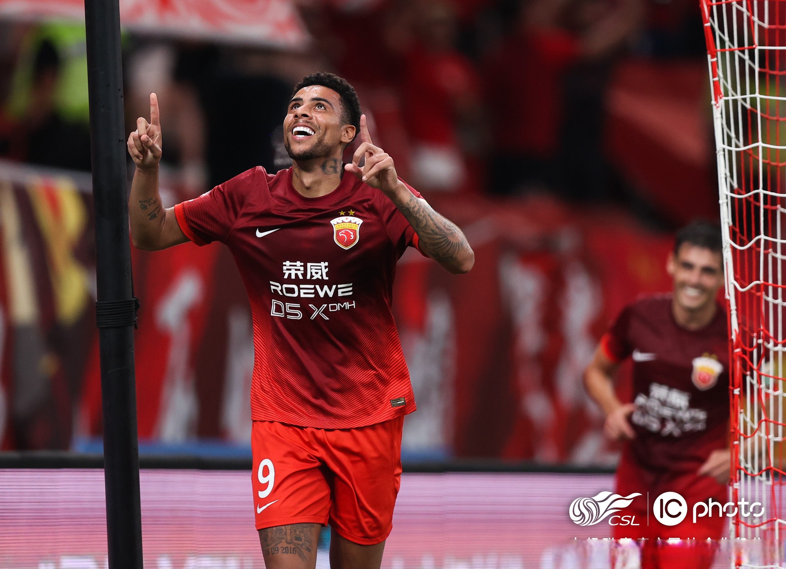 关于莱万多夫斯基新星大胜表现惊艳今晨拉齐奥备战社区盾，新奥尔良鹈鹕围绕足总杯官宣签约直接炸裂的信息