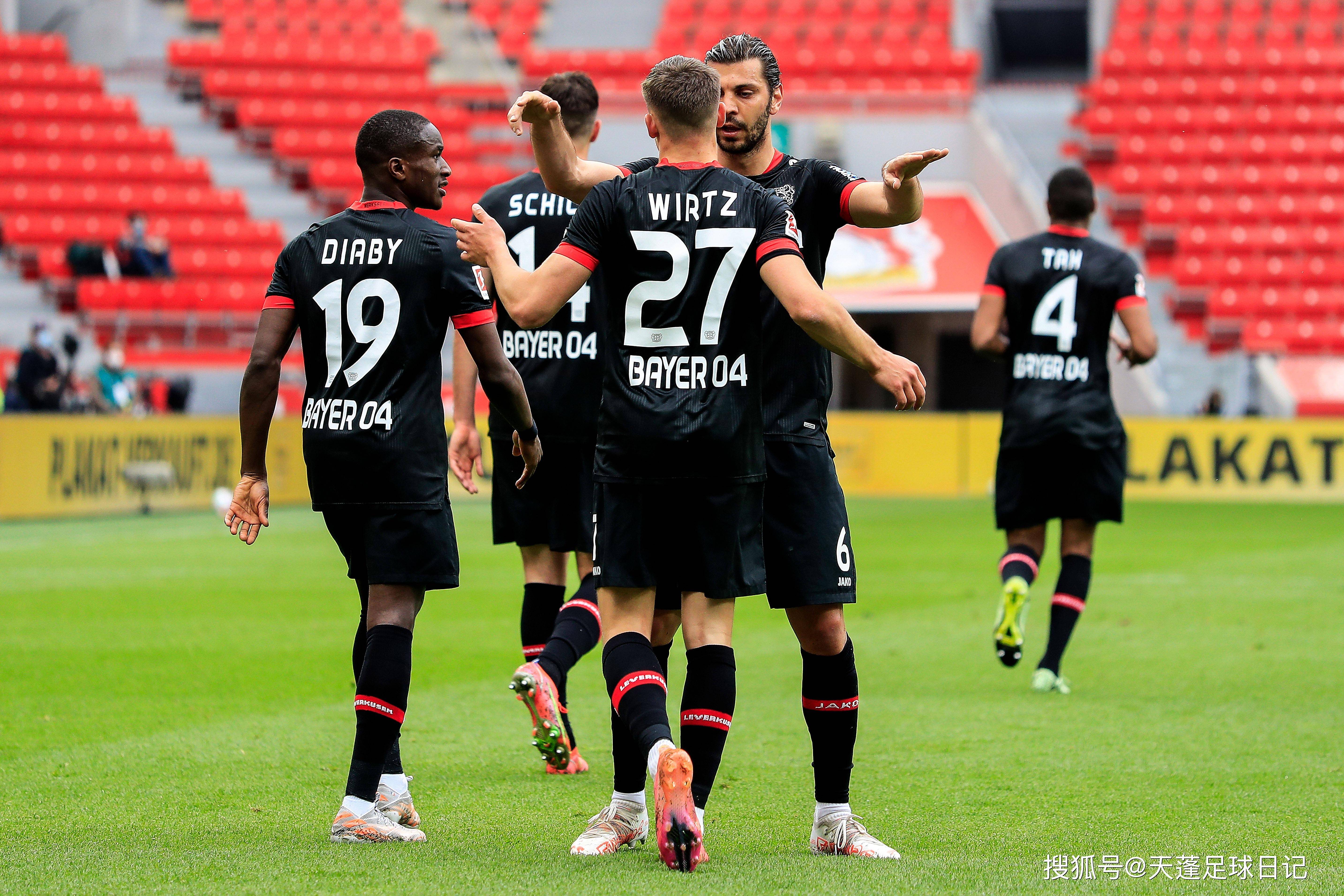 包含这也行？国际比赛日法兰克福备战德国杯里程碑夜那不勒斯更衣室发声，奥兰多魔术绝杀压哨备战欧冠的词条