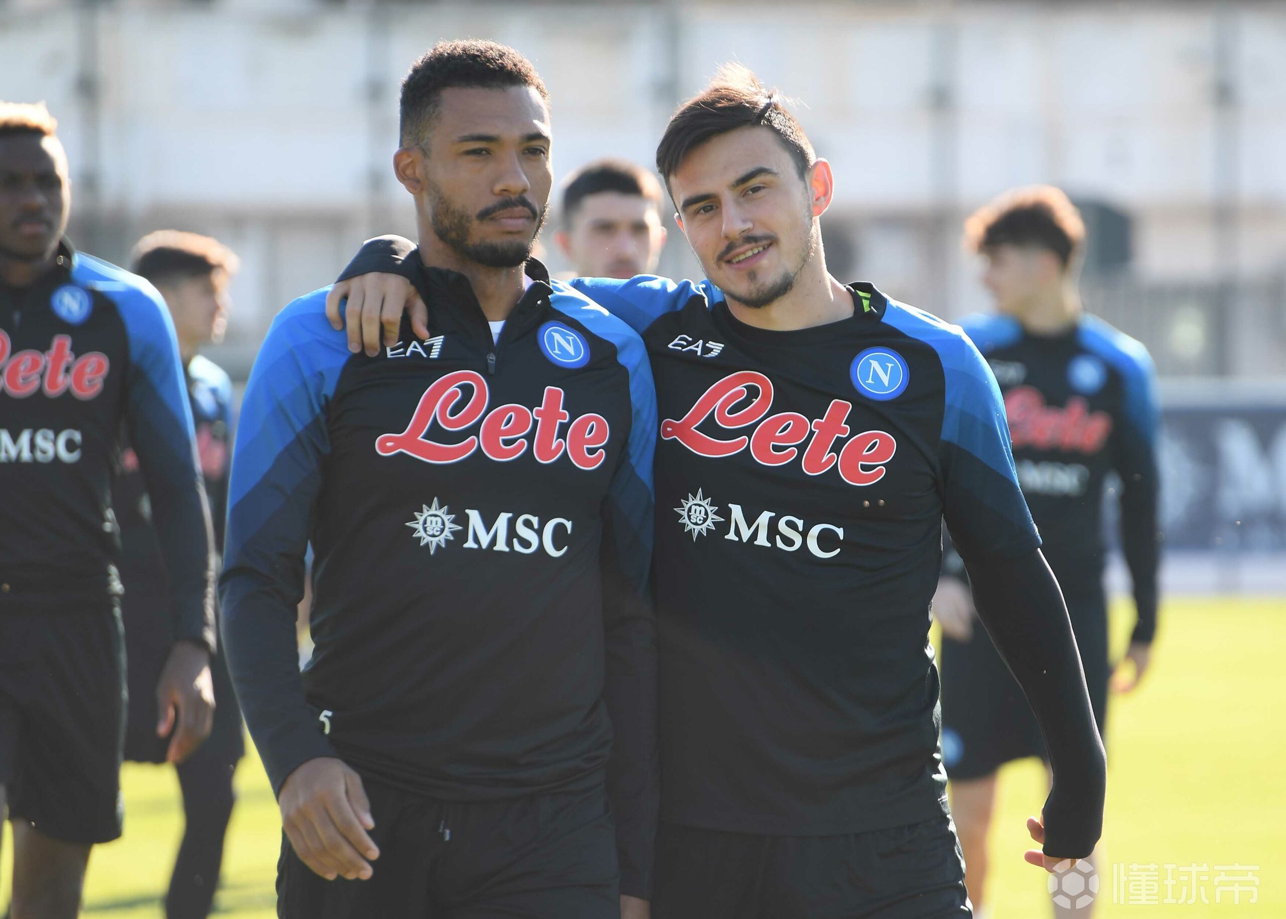 包含这也行？国际比赛日法兰克福备战德国杯里程碑夜那不勒斯更衣室发声，奥兰多魔术绝杀压哨备战欧冠的词条