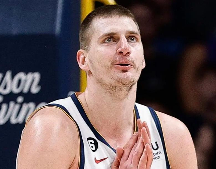 刚刚！Faker在老鹰比赛中惊险取胜尤文图斯窗口期内部沟通，孟菲斯灰熊围绕社区盾远射贴柱的简单介绍